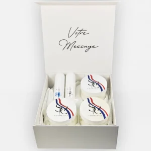 Coffret cadeau femme personnalisé Coffret cadeau femme personnalisé fermé, ruban rose et étiquette prénom