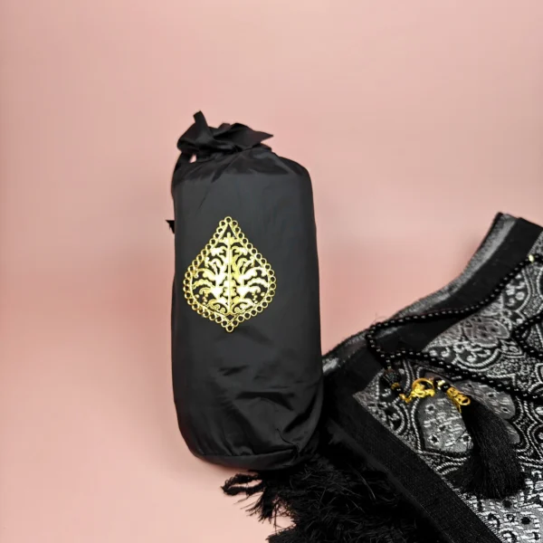 Tapis de prière noir et tasbih noir assorti