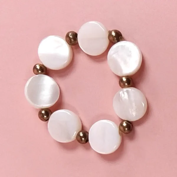 bague-perle-plate.webp bague-perle-plate.webp